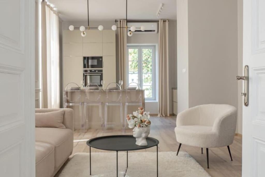 ביילובאר Central Park Apartments מראה חיצוני תמונה